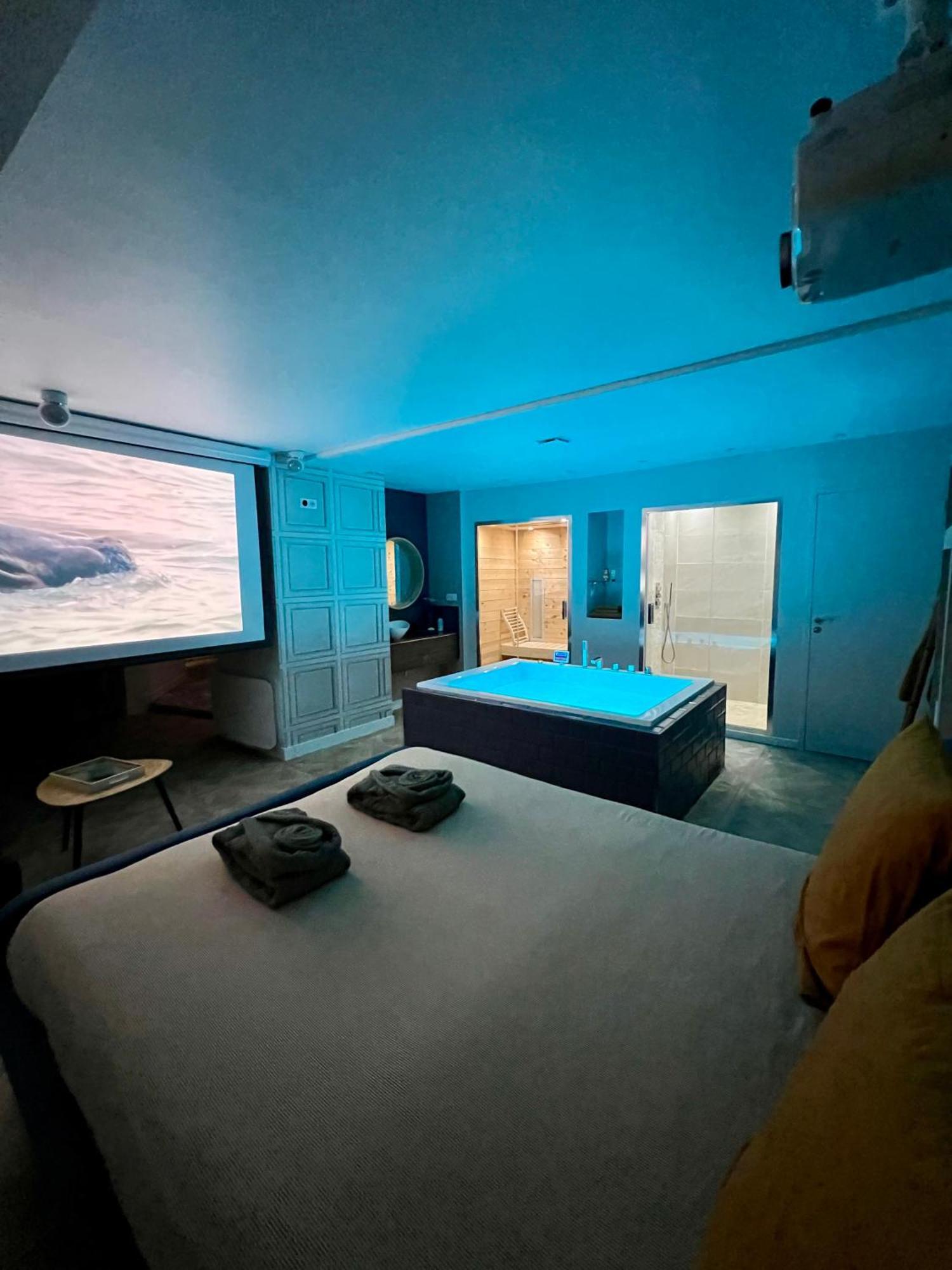 Appartement Avec Jacuzzi Sauna & Home Cinema - Nid D'Angers Exteriör bild