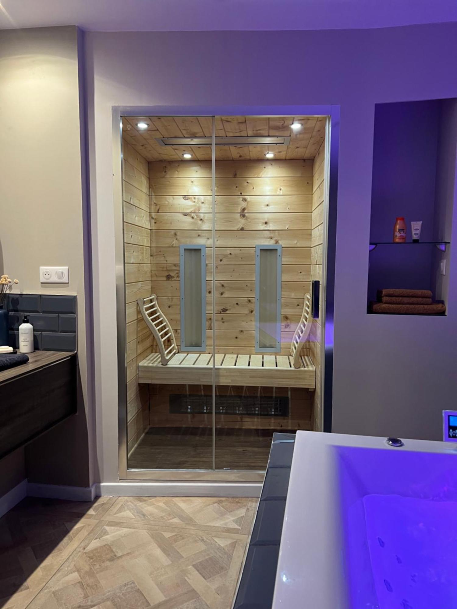 Appartement Avec Jacuzzi Sauna & Home Cinema - Nid D'Angers Exteriör bild