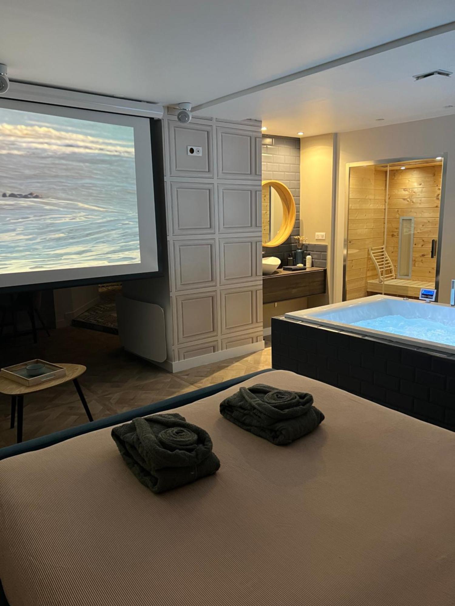 Appartement Avec Jacuzzi Sauna & Home Cinema - Nid D'Angers Exteriör bild