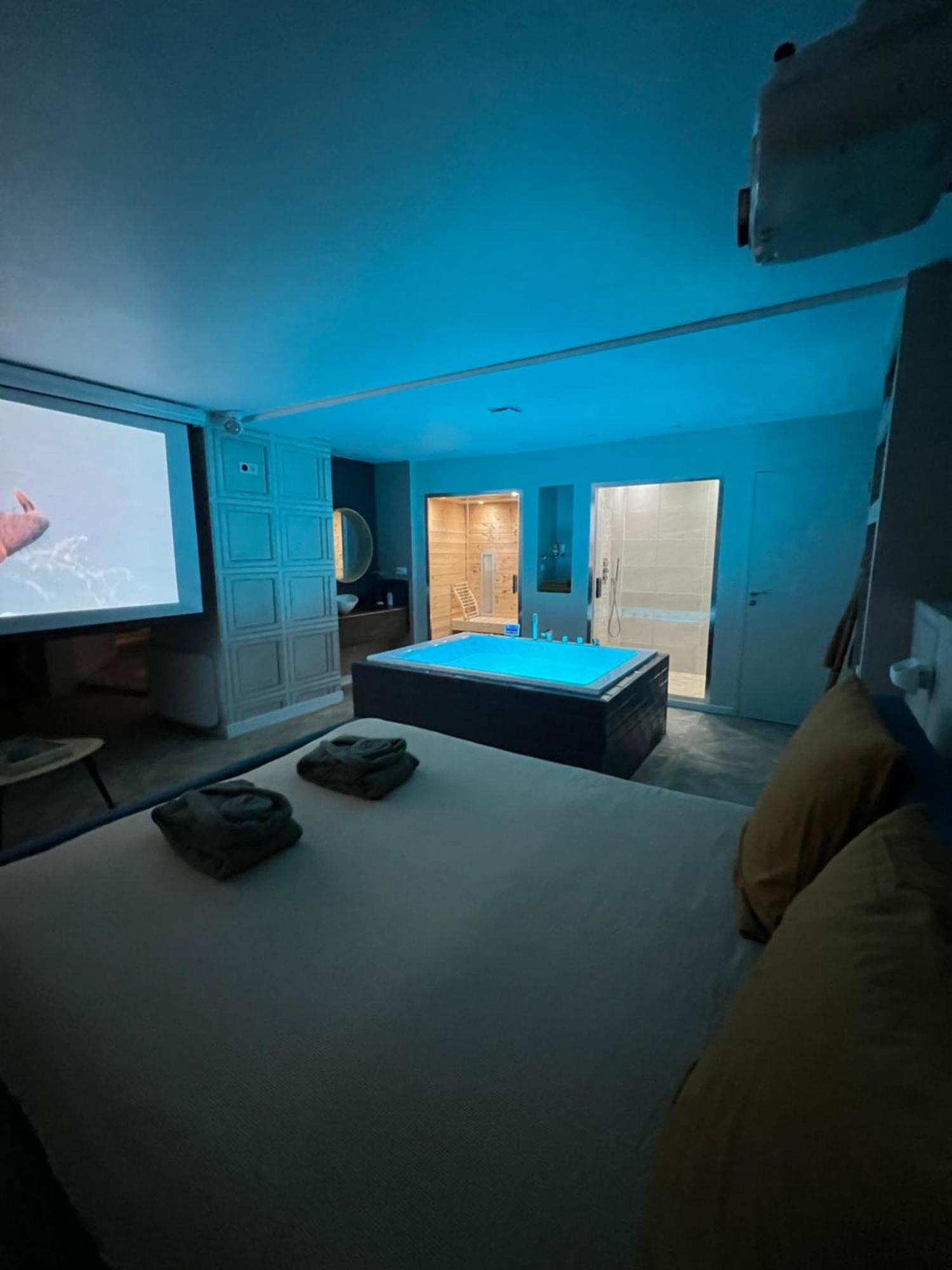 Appartement Avec Jacuzzi Sauna & Home Cinema - Nid D'Angers Exteriör bild