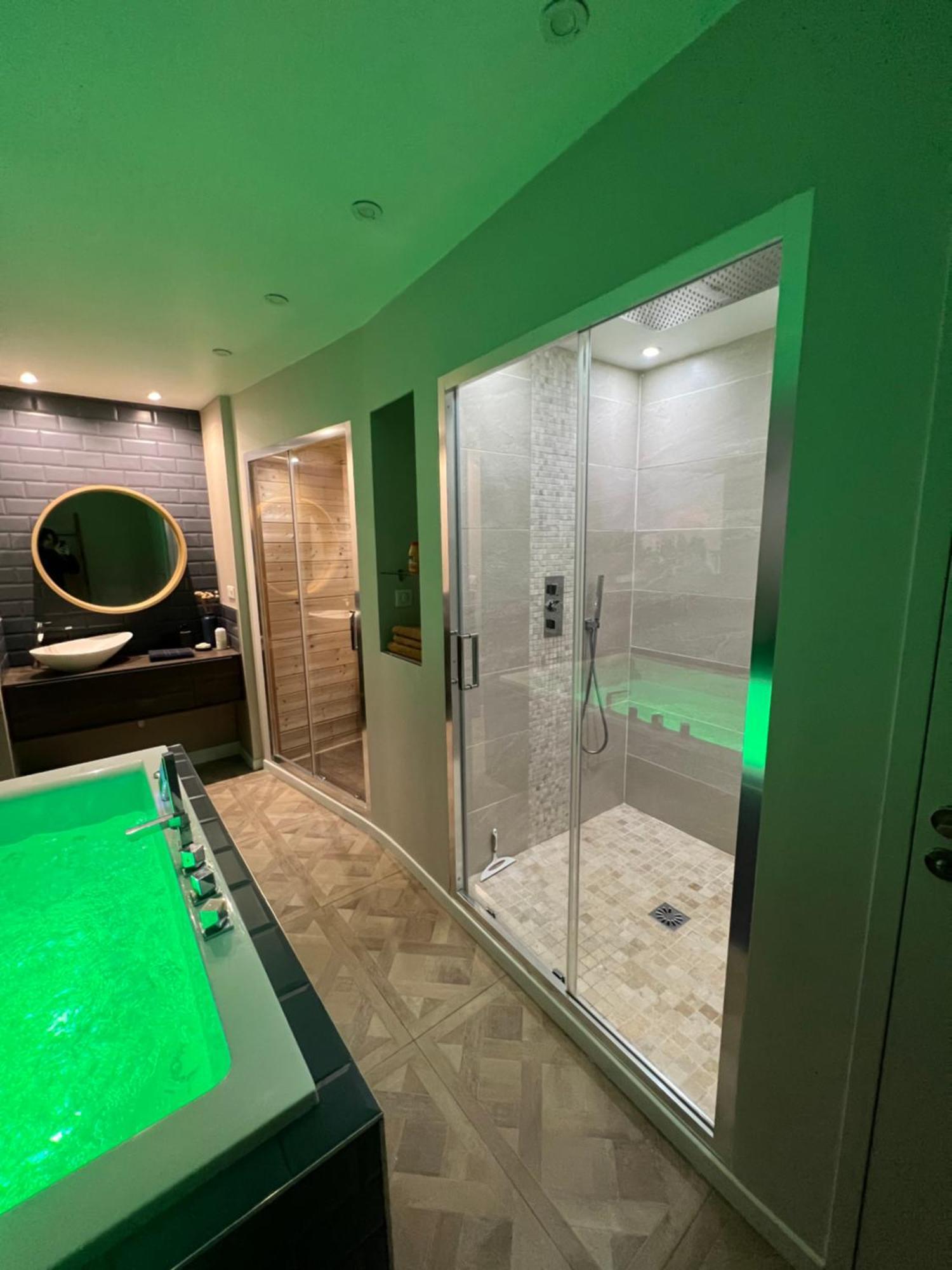 Appartement Avec Jacuzzi Sauna & Home Cinema - Nid D'Angers Exteriör bild